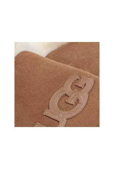 W sheepskin embroidered mitten